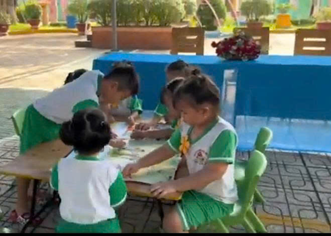 Hội thi vẽ tranh Bé hành động vì môi trường - Đội măng non